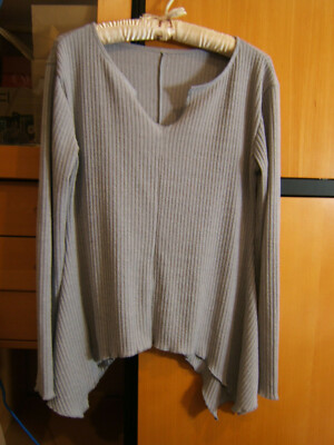 NEW Gray Knit 65/35% Cotton/ Polyester Hanky Hem Annie Cloth Light Sweater L