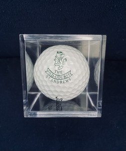 Old Course St Andrew’s Logo Titleist 4 Golf Ball “NEW” In Lucite Cube, VINTAGE