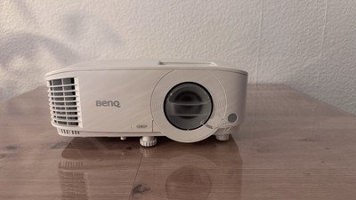 BenQ MH733 1080p  DLP-Projektor 