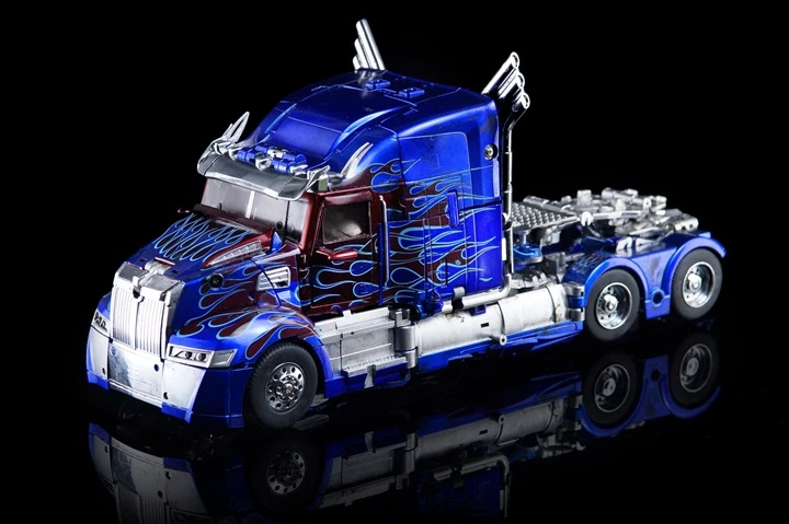 AAT-02M King of Kavaliers Metallic Version | Alien Attack - Image 2 of 4