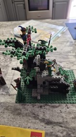 LEGO Castle: Camouflaged Outpost (6066)