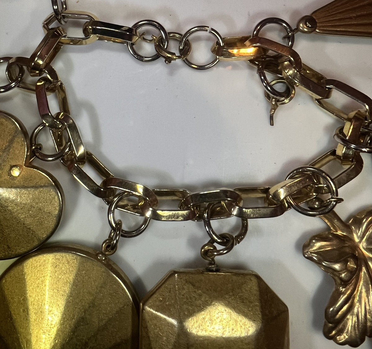 Vintage Chunky Gold Tone Charm Bracelet With Eight Charms Vintage Chunky Gold Tone Charm Bracelet With Eight Charms