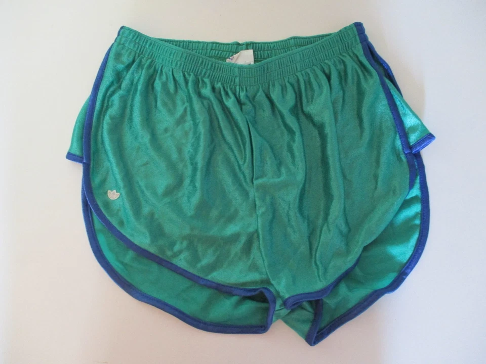 Short ADIDAS vintage sport VENTEX vert années 80 made in France femme 42 D 40 - Photo 1/3