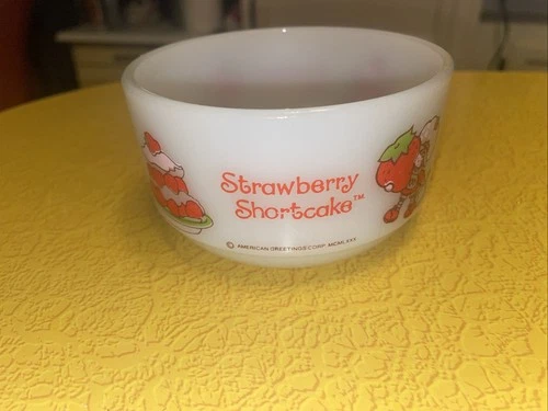 Vintage Strawberry Shortcake Oven Proof Bowl #322 Anchor Hocking Fire King