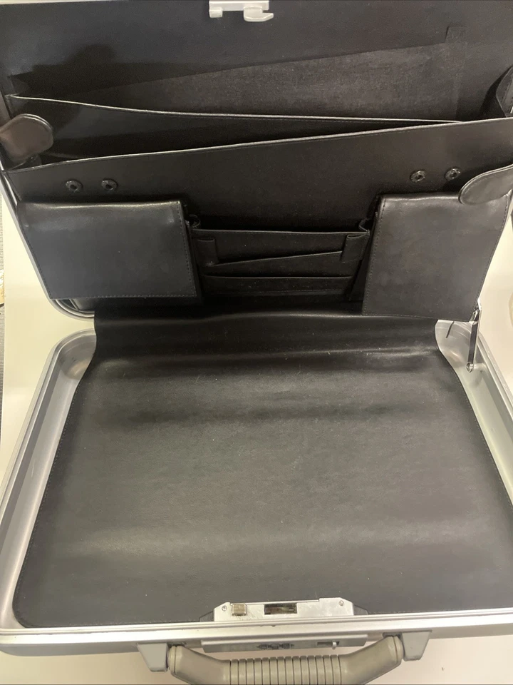 二手 Zero Halliburton 铝制公文包 银色表盘锁 商务包 日本 — 第 3/4 张图片