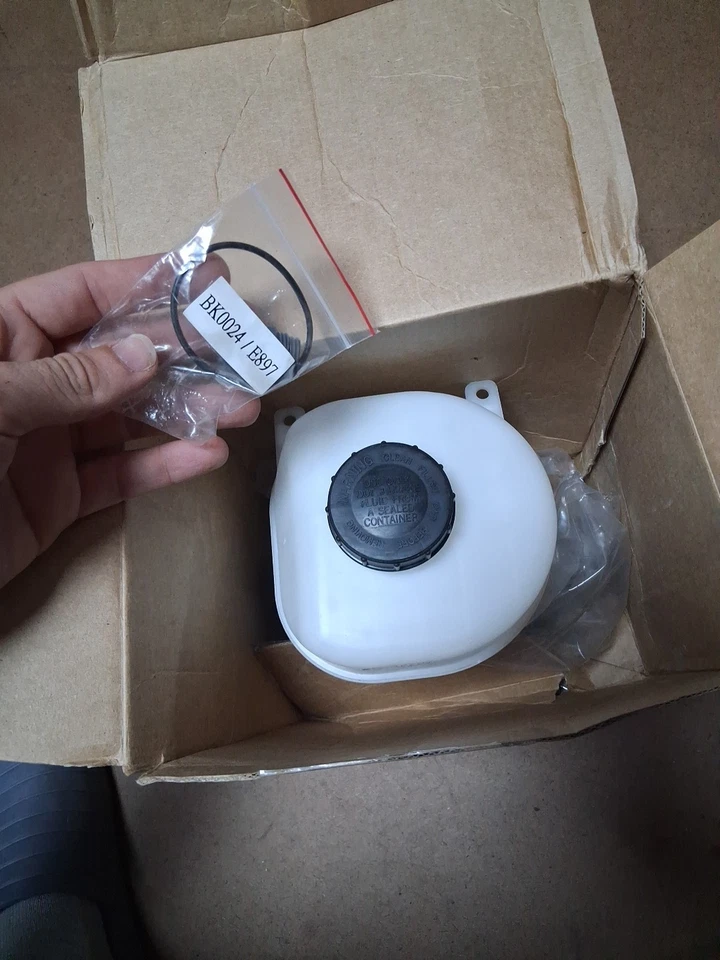 Cilindro maestro de freno Dorman M630949 para camioneta F450 F550 F250 F350 Ford 13-16 Foto 2 de 4