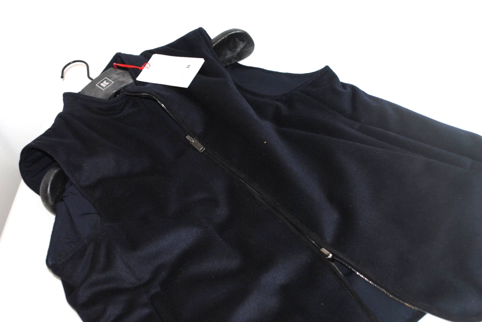 KIRED BY KITON NAPLES REVERSIBLE SLEEVELESS 1250.00 POSTER. SIZE 54 PURE CASHMERE - product detail image 9