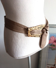 Vintage Women's Beige Leather Belt 1980s Fabulous Gold Buckle 37" Long Fits S/M