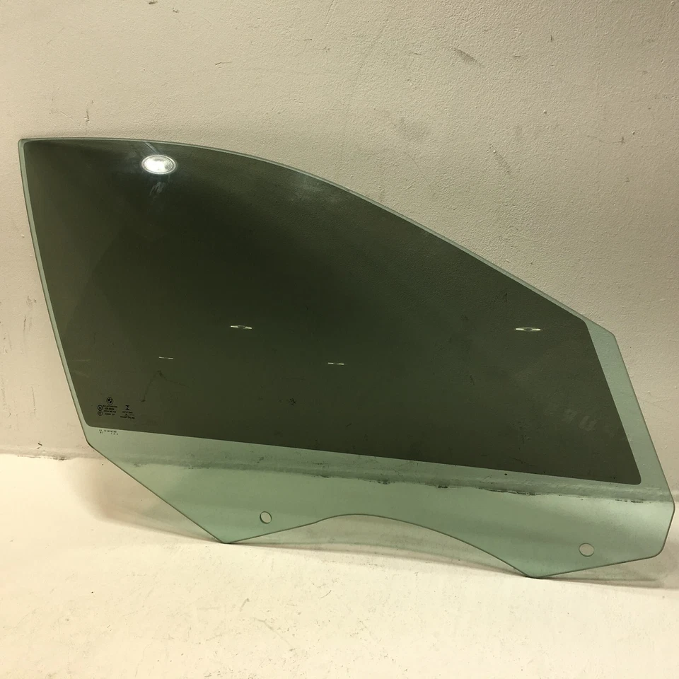 2011-2016 BMW 550i xDrive Front Right Passenger Door Window Glass OEM - Imagem 4 de 4