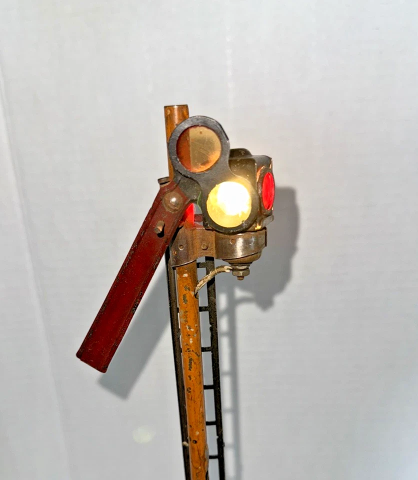 LIONEL PREWAR STANDARD/O-GAUGE MANUAL SINGLE ONE ARM SEMAPHORE - Image 3 of 4