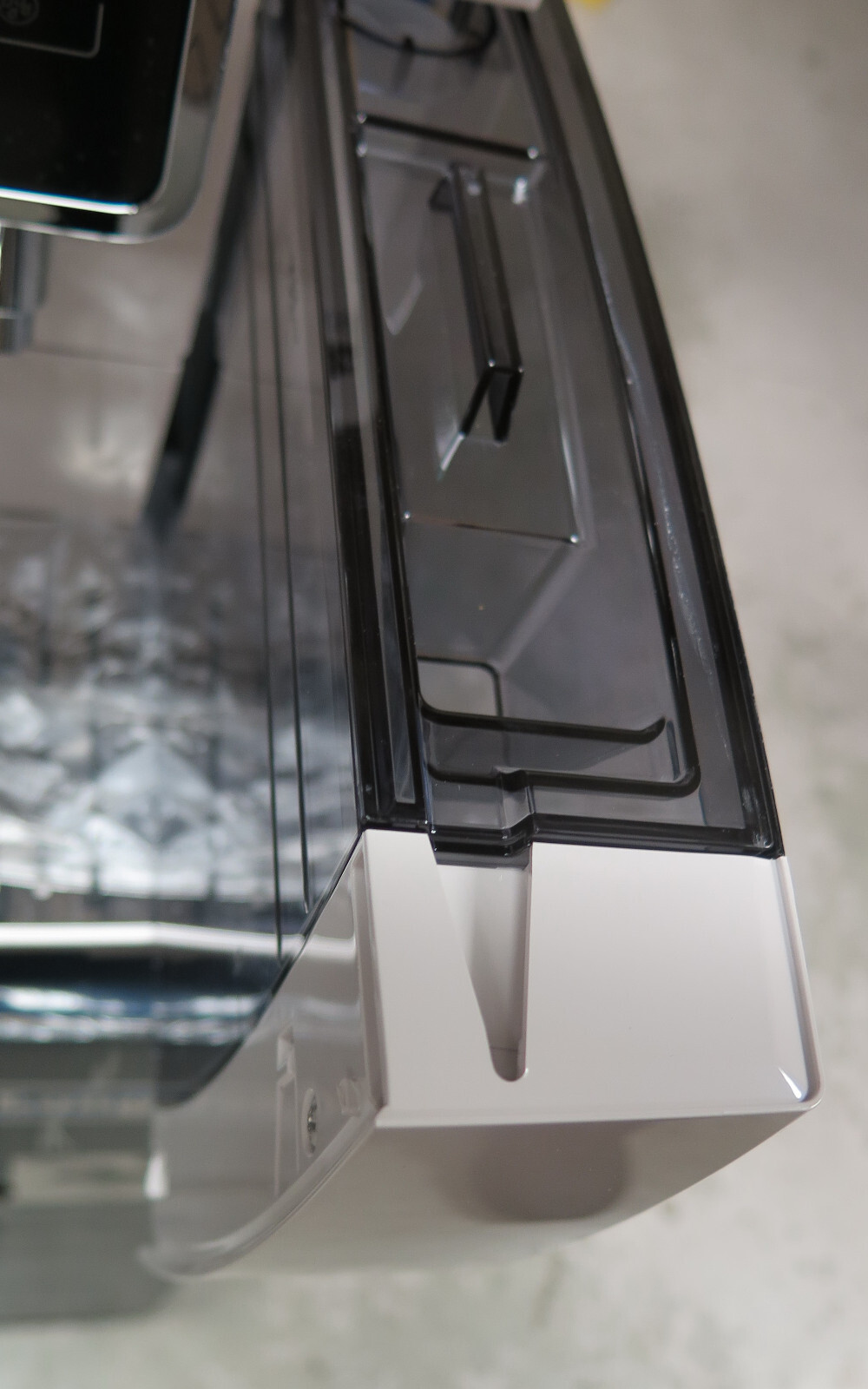 DeLonghi ECAM35020W Dinamica Over Ice Fully Automatic Coffee Espresso