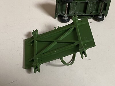 JOUET ANCIEN DINKY Toys Austin Mini Moke Militaire EUR 30,00 - FR