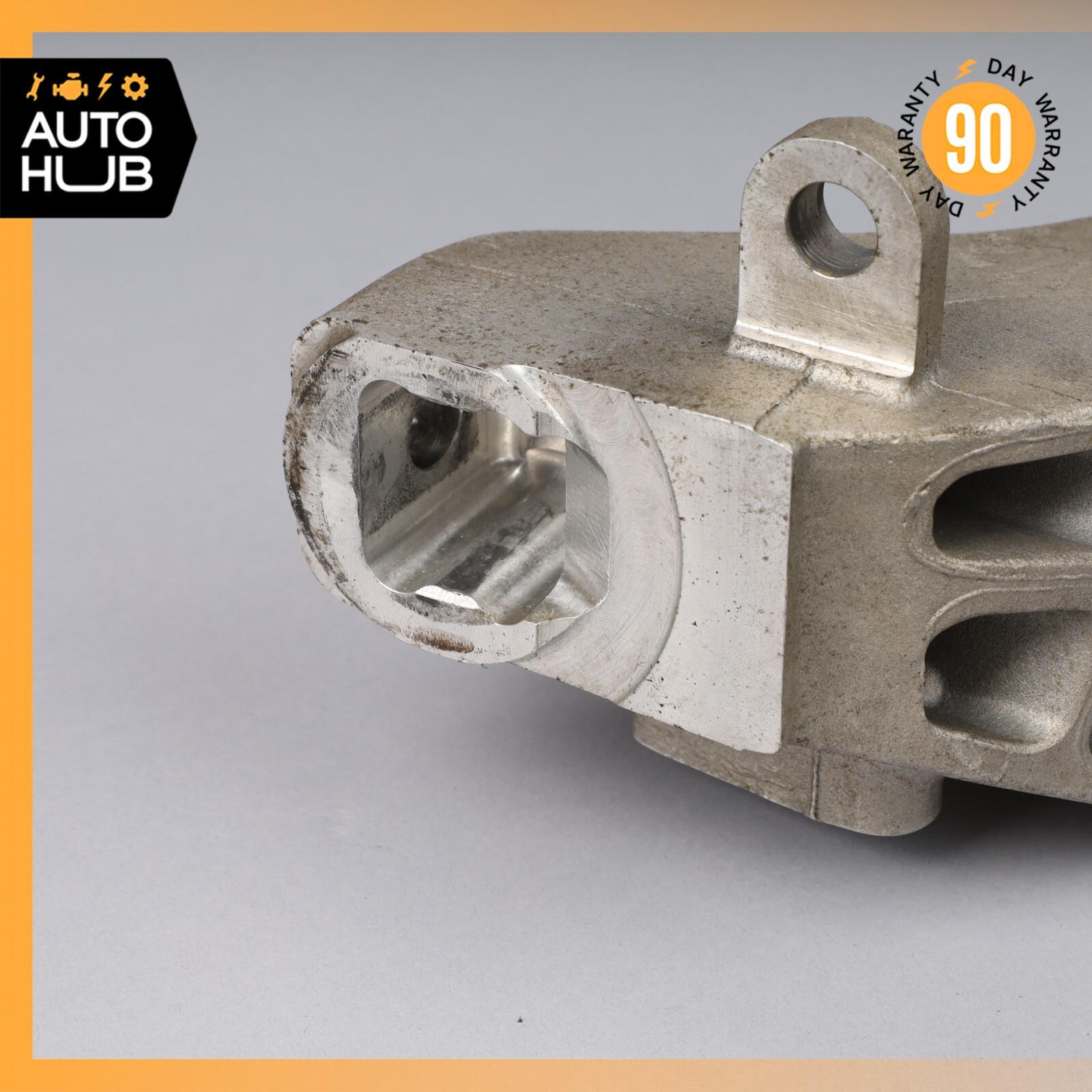 14-18 Maserati Ghibli M157 3.0L Engine Motor Right Side Bracket Mount OEM 51k