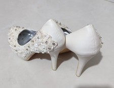 White Bridal High Heels Lace Beaded Wedding Shoes Elegant Women  s Heels Pre-Owne