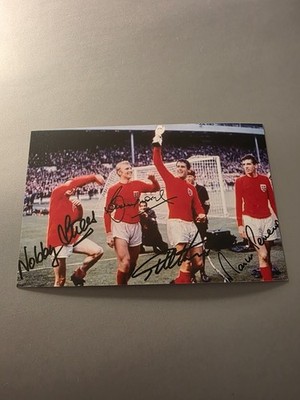 MOORE - STILES - HURST - PETERS  / ENGLAND  - Repro-Autogramm -ca. 10x16 (1322)