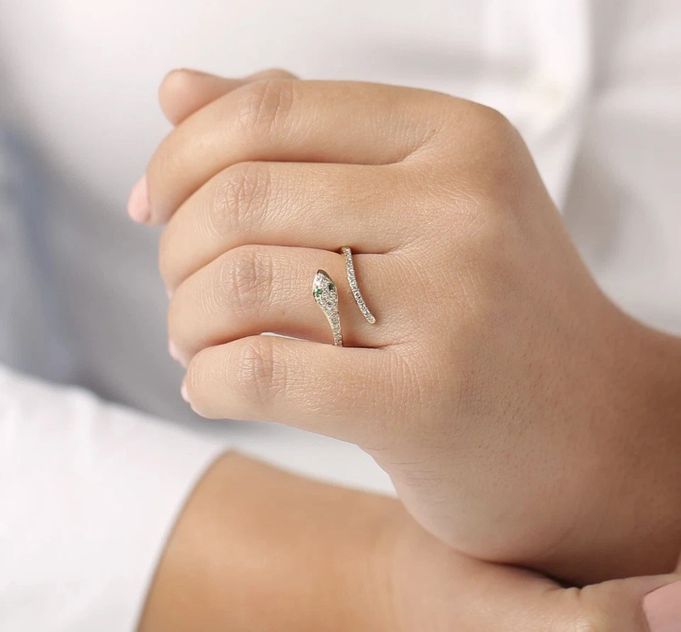 0.15CT Diamond Snake Ring Emerald Eye Serpent 14K Yellow Gold Natural Diamond - Image 4 of 4