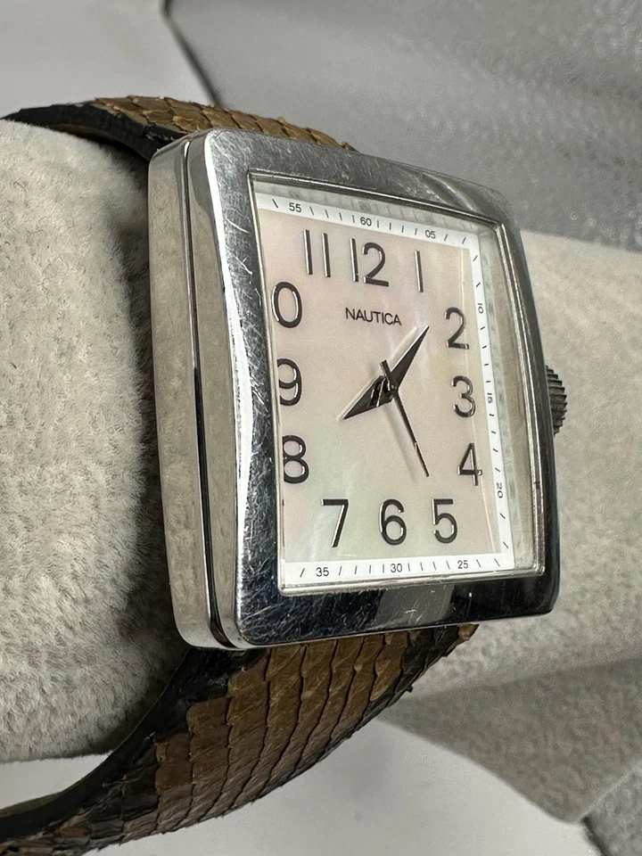 Reloj Nautica N17502L Damas MOP Batería Nueva 34MM 7.25" Correa Cuero Raro K79 Foto 3 de 4