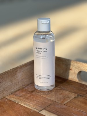 Global Beauty Care Glowing Exfoliating Toner 4 oz /120  ml Vit C./ Peptides/Niac