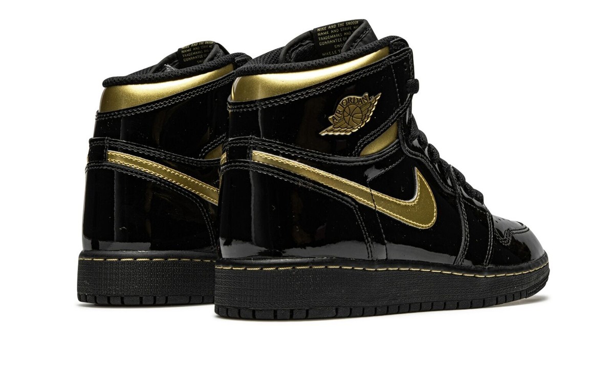 公式正規品!★JORDAN 1 RETRO HIGH BLACK LLIC GOLD (2020) Nike Air Jordan 1 Retro High Black Metallic Gold 2020 57441