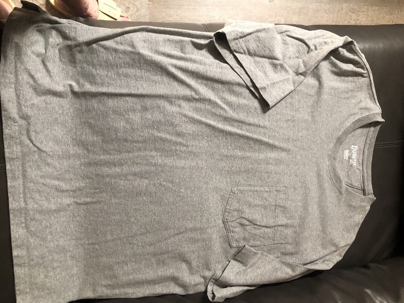 Duluth Mens Size Large Long Tail Short Sleeve With Front Pocket Light Gray