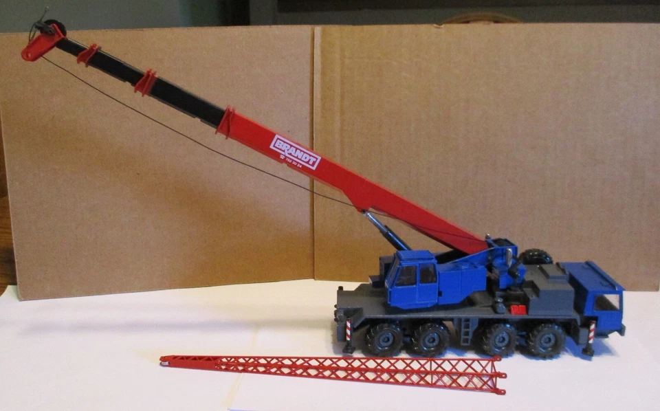 Conrad 2079 BRANDT Liebherr LTM1060 Telescopic Boom Mobile Truck Crane 1/50 Blue - Image 3 of 4