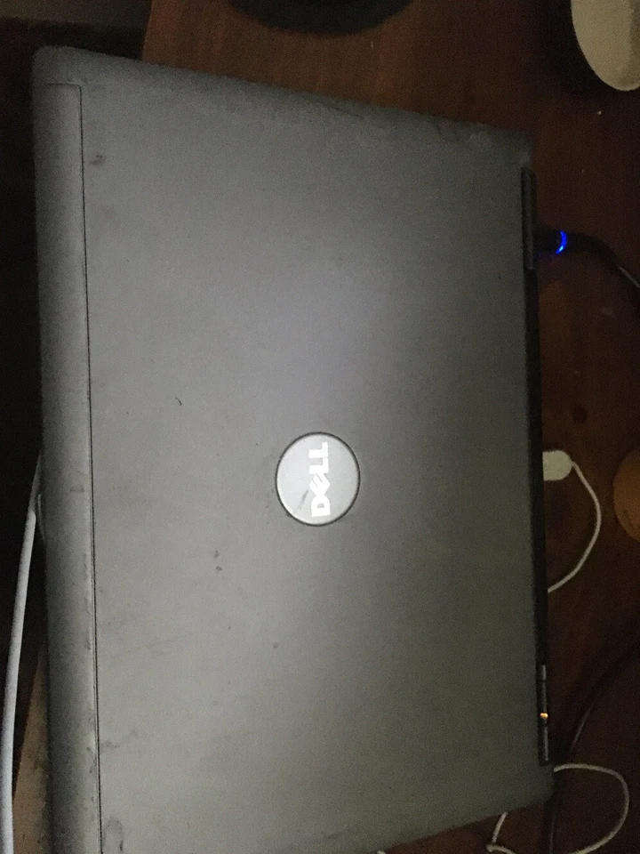 戴尔 Latitude D420 酷睿独奏笔记本电脑,30 GB 高清,1GB RAM,14 英寸屏幕 — 第 4/4 张图片