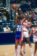 Maurice Lucas of the New Jersey Nets Basketball 1980 Photo 2