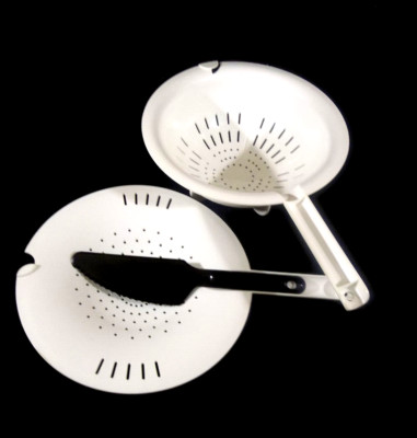 Tupperware White 2 Qt Double Colander #2632, Cover #2631 and Server/Slicer #1819
