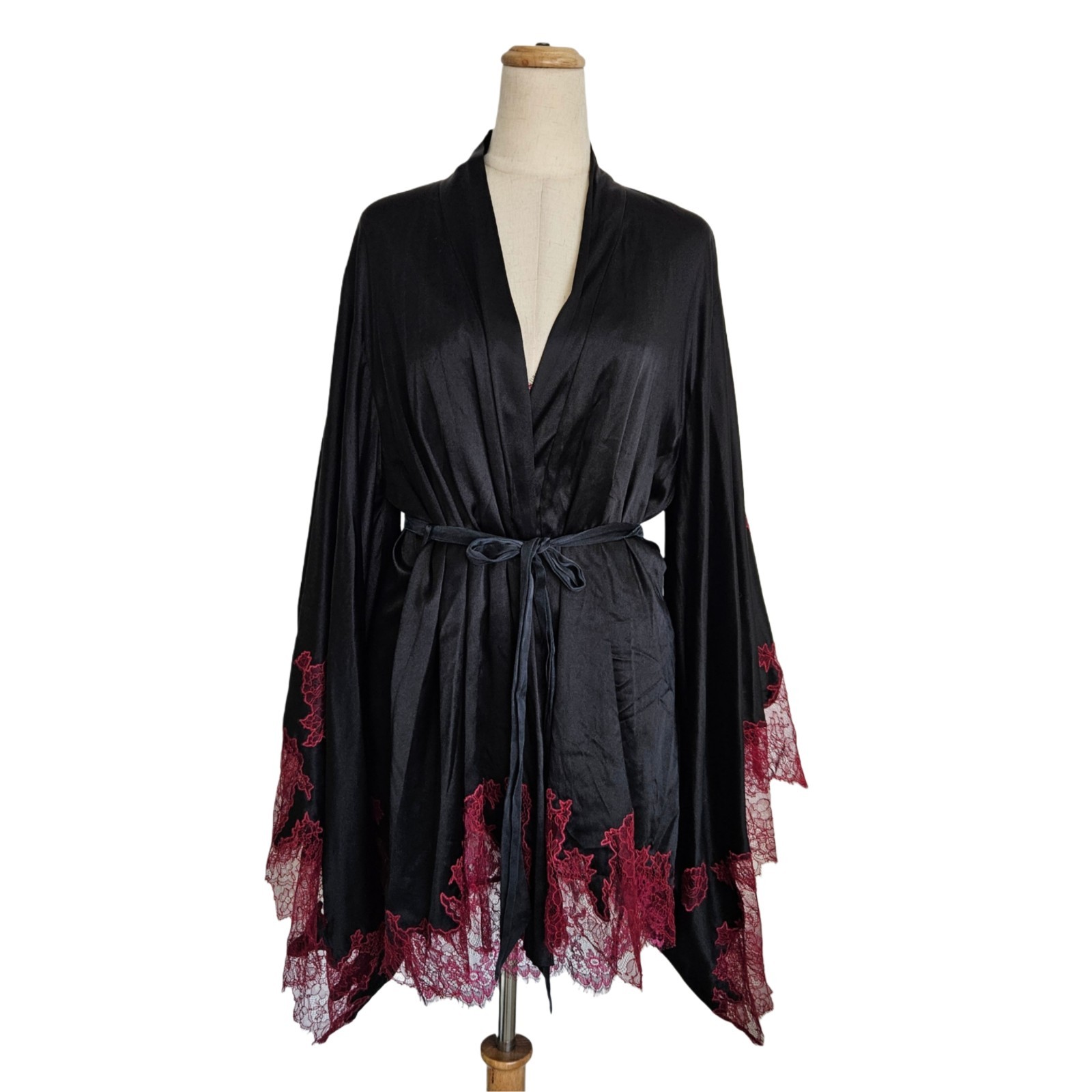 Agent Provocateur Black/Red With Lace Detail Satin Robe