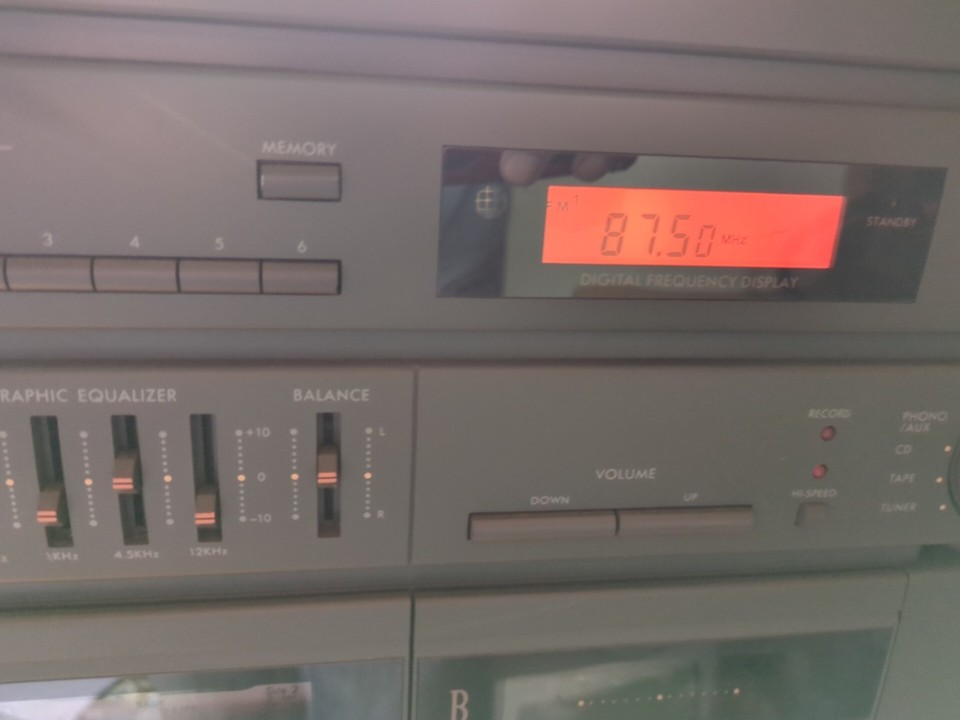 Matsui CDM30 AM/FM Radio, Turntable, Double Cassette, CD Hi-Fi Stereo ...