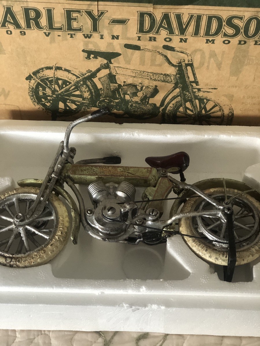 NIB Xonex 1909 Harley-Davidson V-Twin Cast Iron 1:6 Scale
