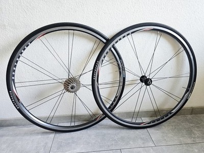 Bontrager 28 Zoll Rennrad Felgen Inkl. 9 Fach Shimano Kassette / Bontrager Nabe 