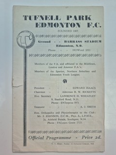 1953/54 Tufnell Park V Wolverton Town & B.R. Spartan League 6th March 1954.