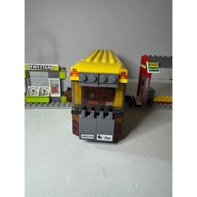 Lego City Bus Station #60154 - with 5 figures - see description