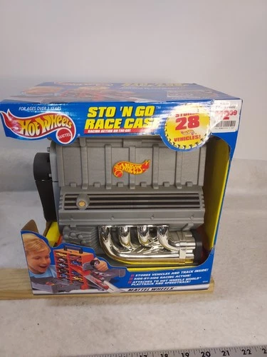 New In Pkg Vintage 1999 Hot Wheels Sto 'N Go Race Case V8 Engine- Stores 28 Cars