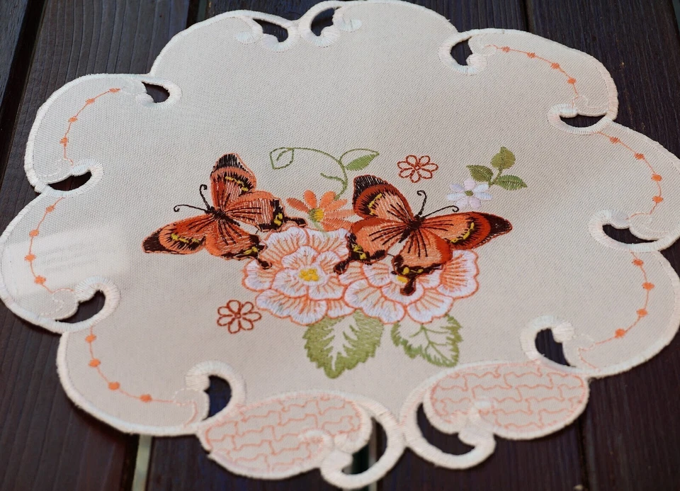 Tischdecke Schmetterling bestickt Frühling Sommer weiß-bunt Läufer Kissen  689 - Bild 2 von 4