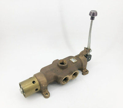 Parker M07484943 Manually Operated Directional Control Valve 200psig 1'' NPT