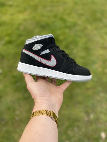 JORDAN 1 MID 'BLACK PARTICLE GREY GYM RED' UK 4 5