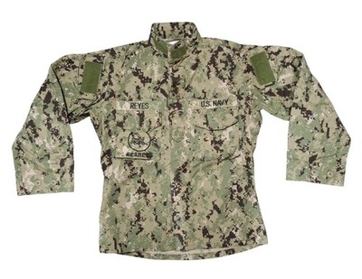 Genuine US Navy Seabees NWU Type III Woodland AOR2 Blouse/Jacket - Small Short