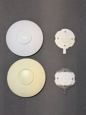 Lot of 2 Ubiquiti UniFi AP AC Lite WiFi Access Points w/ Mounts (UAP-AC-LITE)