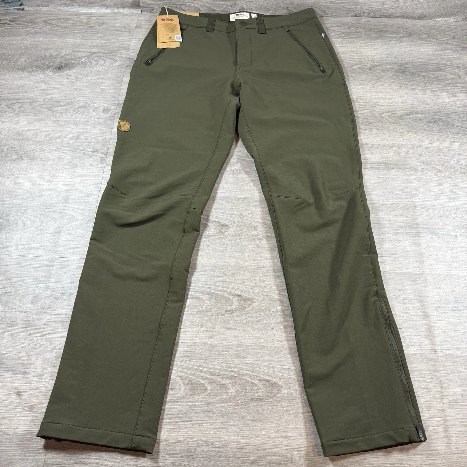 Fjallraven Men’s 32 Outdoor Hiking Trekking Pants Green Stretch G-1000 NWT
Opens in a new window or