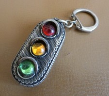 Ancien porte clé Feux Rouge Signalisation Tricolore Route Ville Années 60.