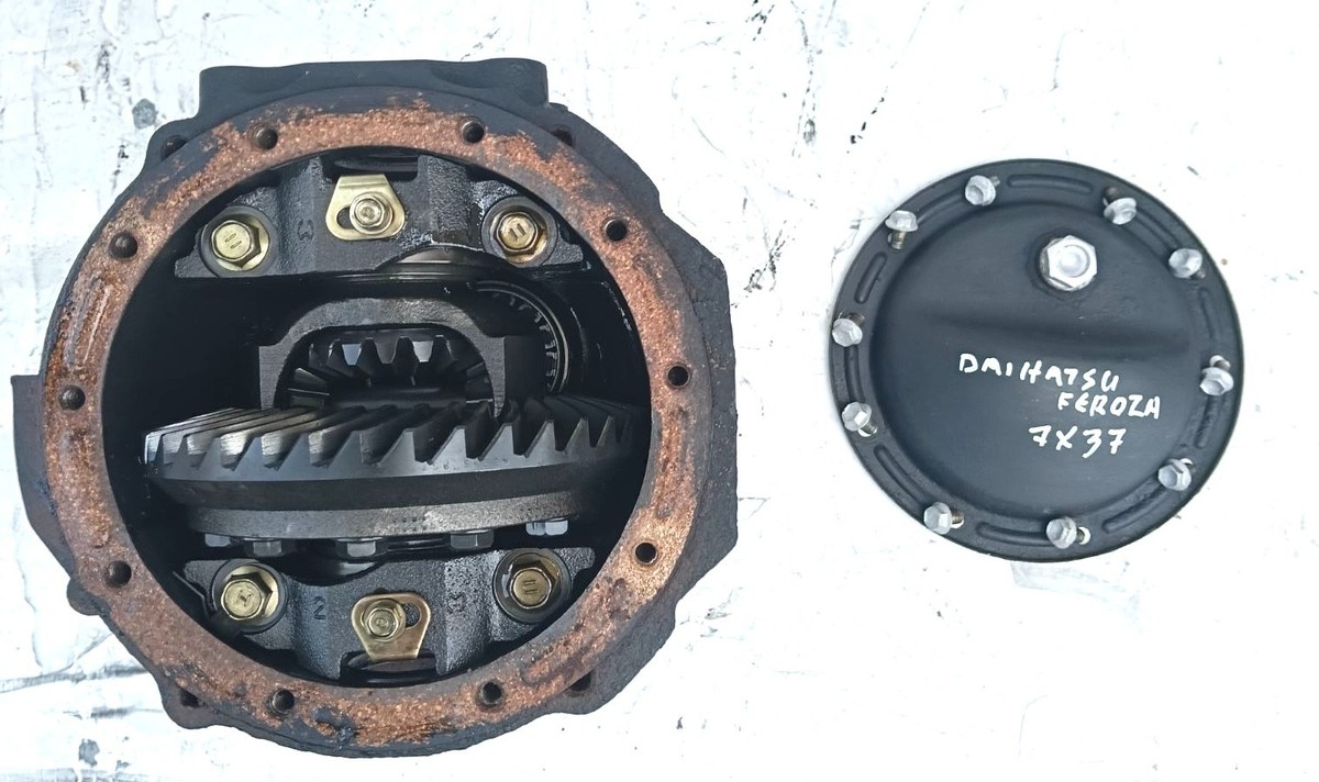 Daihatsu Feroza Rocky F300S Front differential 37:7 Ratio: 5