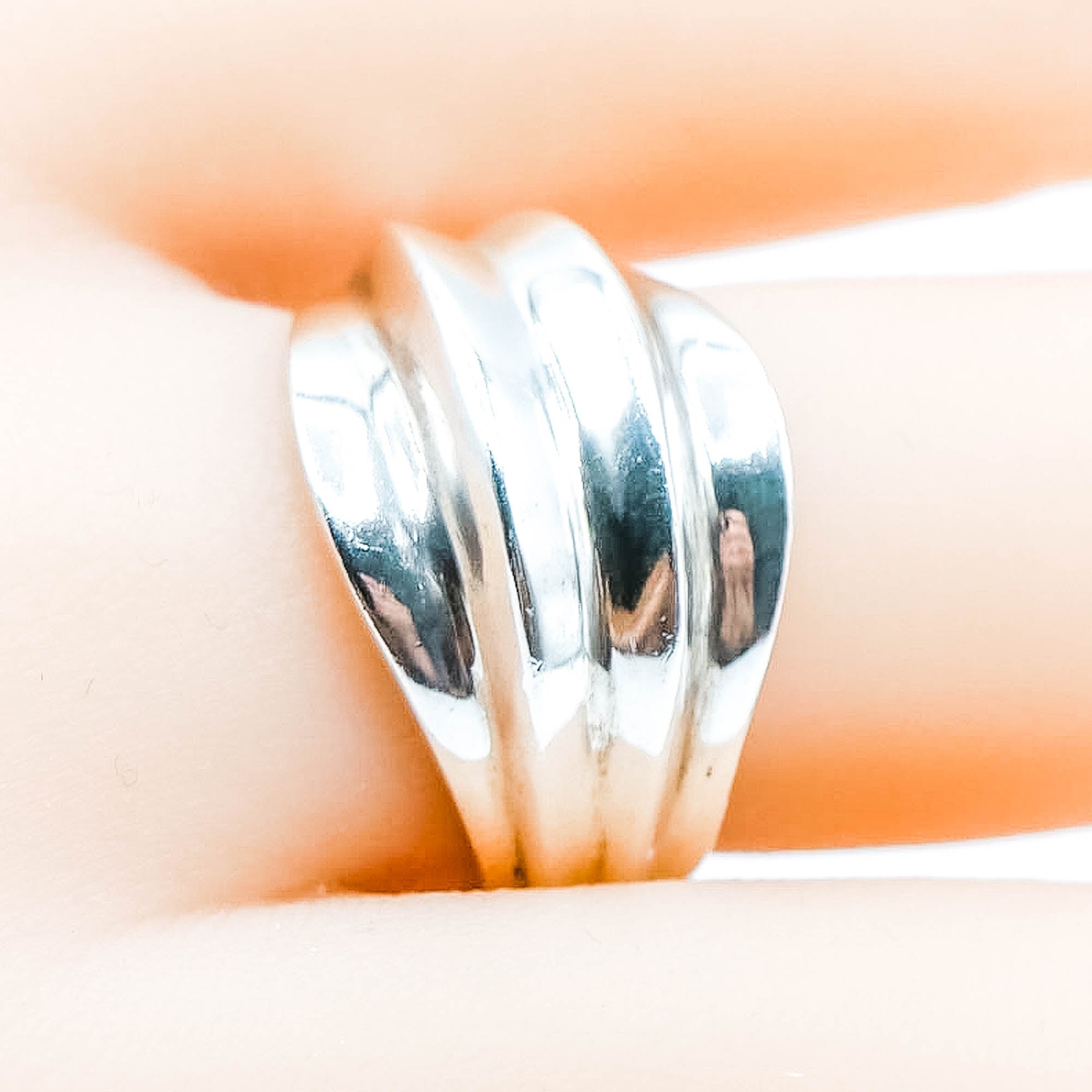 Sterling Silver Ribbed Dome Statement Ring Size 8 - image 2