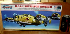 [ WW#2 ] B-24J LIBERATOR BOMBER, Plastic Model Kit, SCALE:  1:92, VINTAGE
