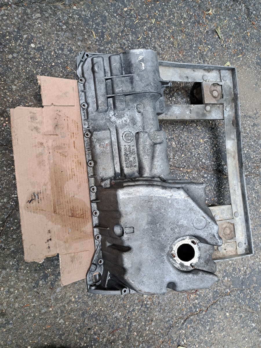 BMW oil pan 1432705.9 incl rear pickup, tray 2.5 &3.0 engines | eBay 