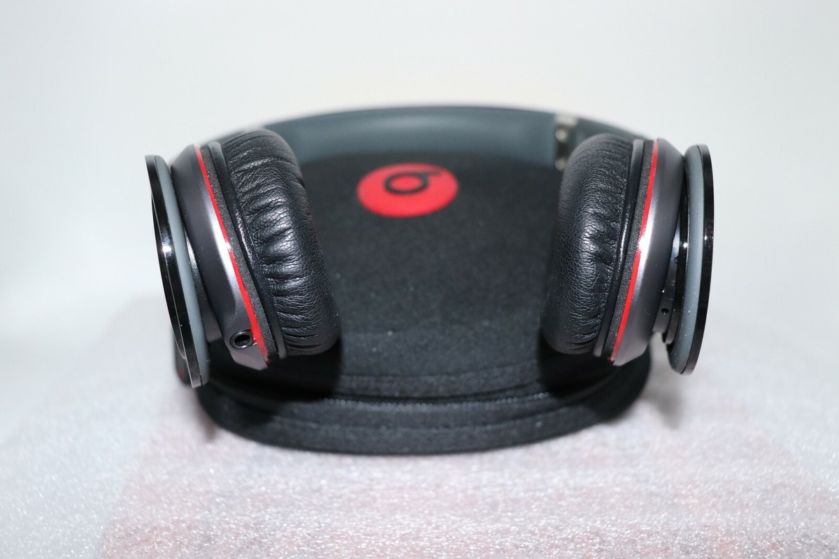 Beats By Dr. Dre Solo HD Monster Black/Red 2 Cords and Soft Case