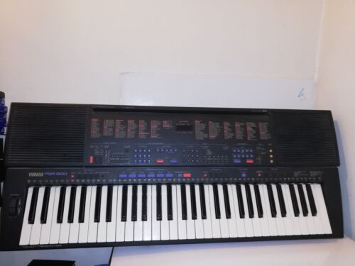 YAMAHA PSR-600 PORTABLE KEYBOARD SYNTHESIZER WORKS + HINSLEY CASE - Picture 1 of 8