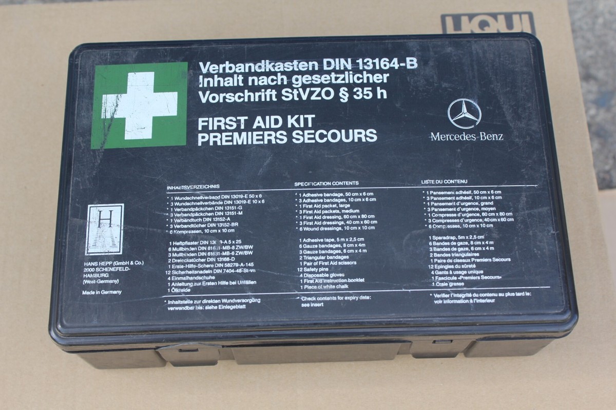 Mercedes-Benz ノベルティまとめ売り4点。 GENUINE ORIGINAL MERCEDES-BENZ MB W123 W126 R107 FIRST AID KIT BOX