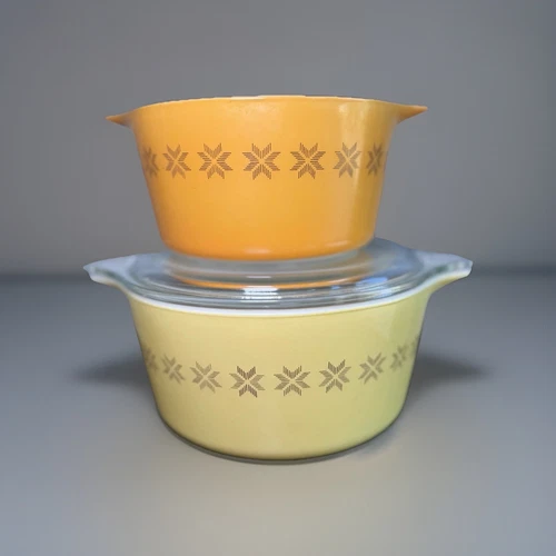 Vtg Pyrex Town & Country Cross Stitch Star Casseroles  474 473 Set w/ Lid